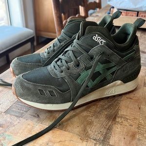 Asics Gore-Tex Waterproof Green Suede Sneakers 8 Used